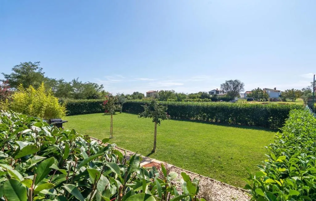 Beautiful Villa Viviana With Pool In Fažana