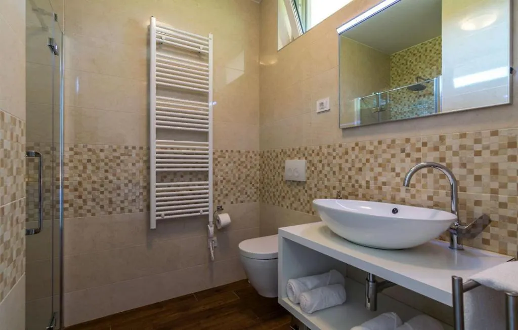 Beautiful Villa Viviana With Pool In Fažana